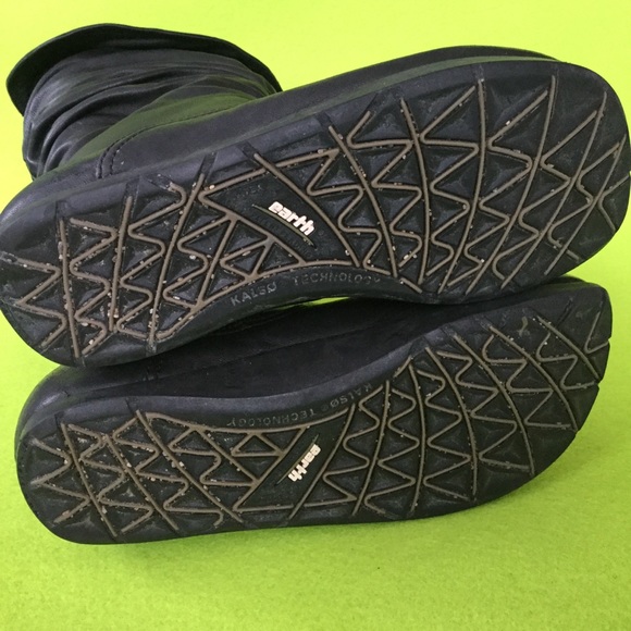 earth tall soft leather boots. Black. - Picture 6 of 8